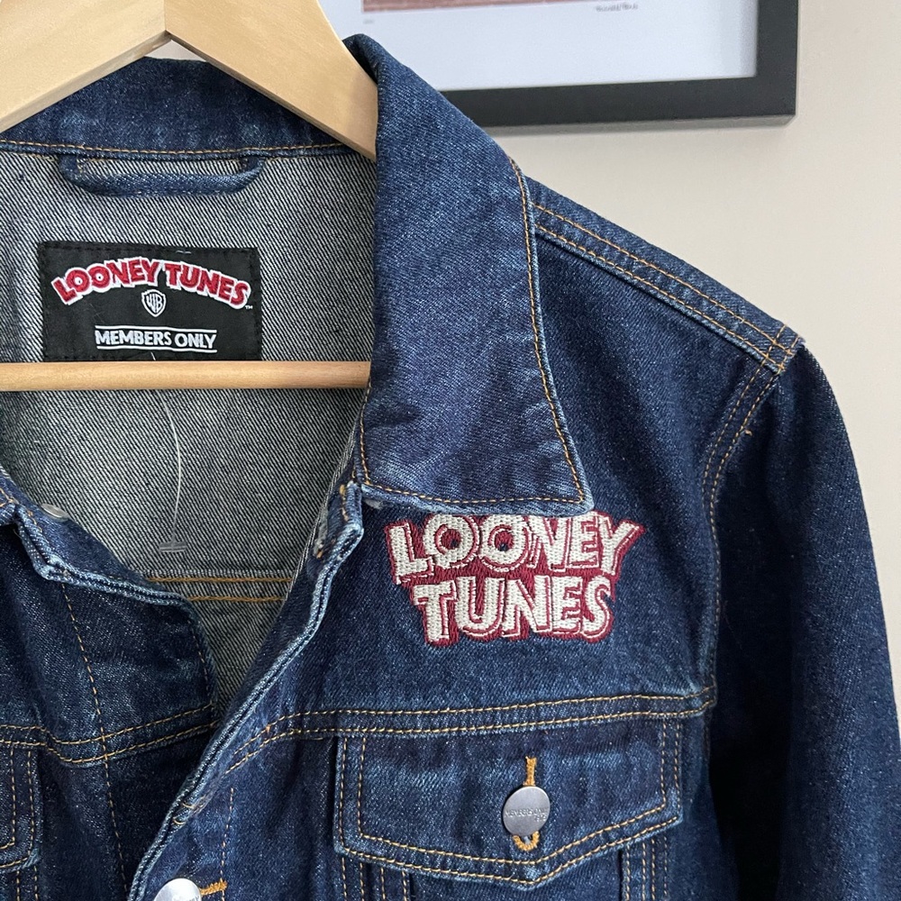 MEN'S WOMEN’S LOONEY TUNES DENIM JACKET NWT - Picture 3 of 5